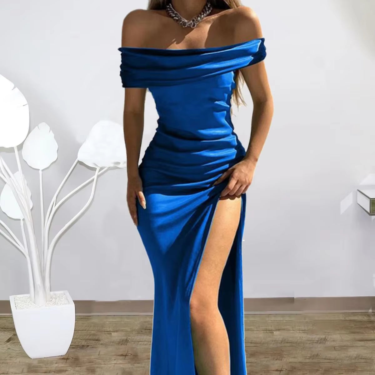 2023 New Socialite Style Bright Face Elastic Gown Solid Color One-Shoulder Dress Sexy Side Slit Long Dress for Women